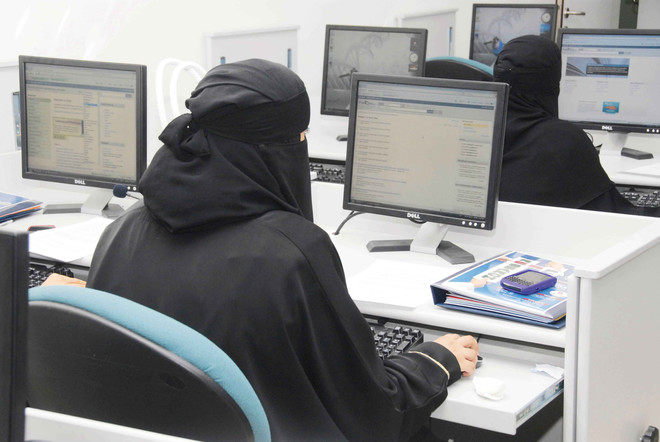 البحرين.. السجن لامرأة ورجل أدينا بـ'الترويج لتغيير النظام'
